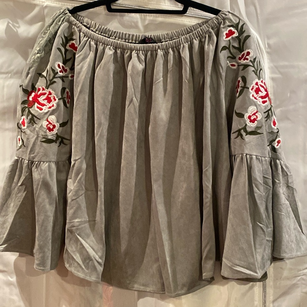 Floral Embroidered Long Sleeve Blouse